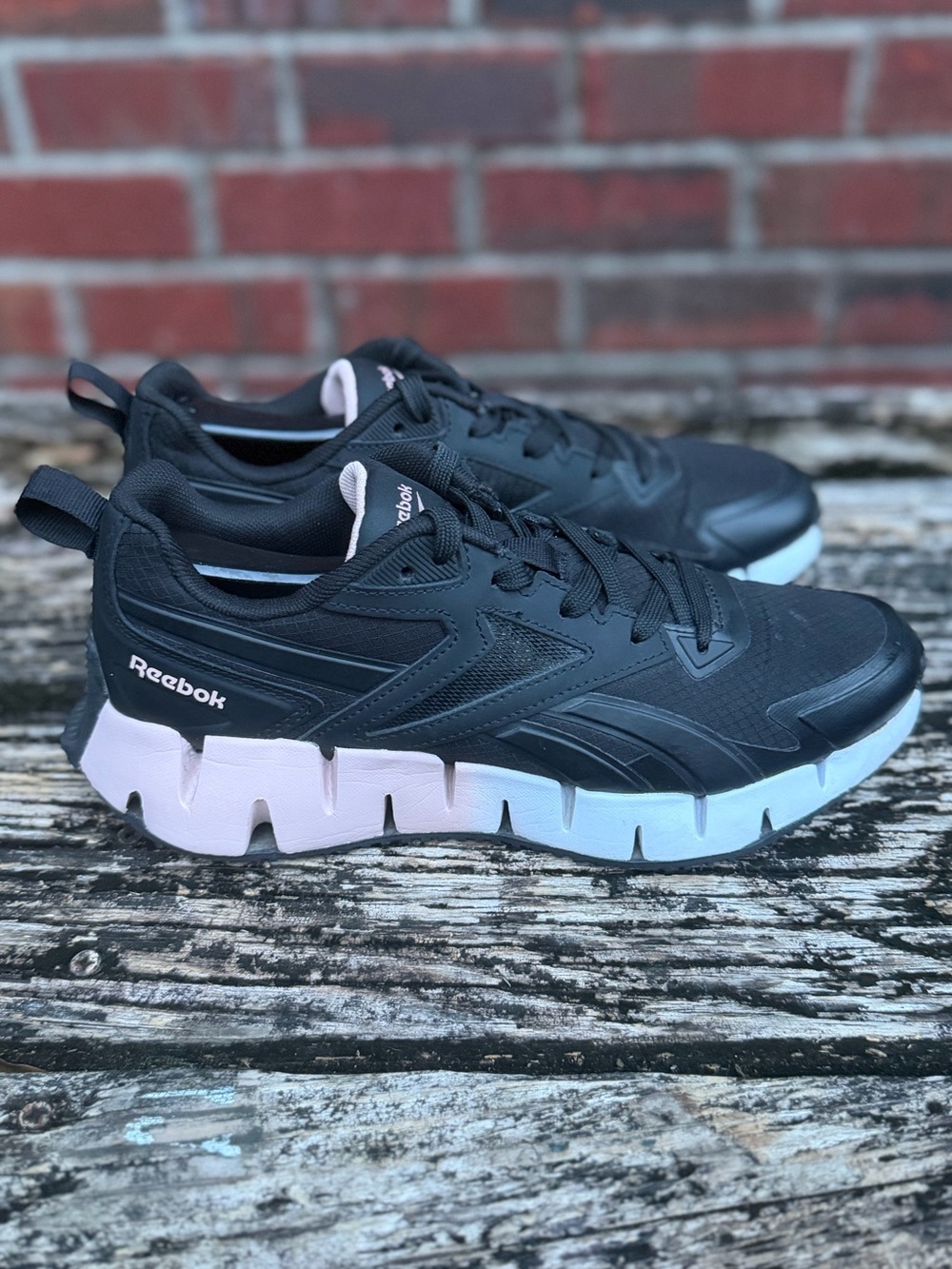 REEBOK ZIG VECTOR Women’s Sz 8 Black & Pink Chunky Sole Workout Shoe SNEAKERS X2